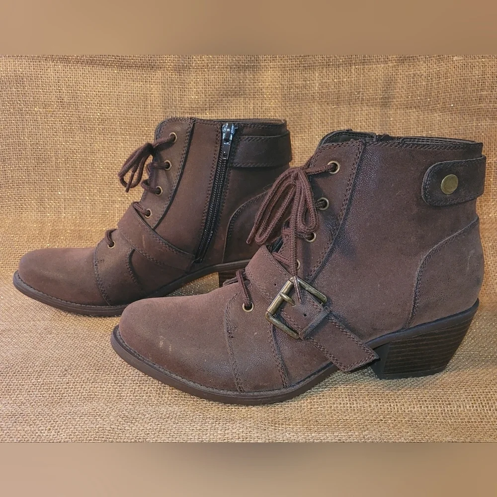 Madeline Women's Sz 8 Heeled Ankle Boot Side Zip Lace Up Buckle Strap Brown Faux - Picture 3 of 7